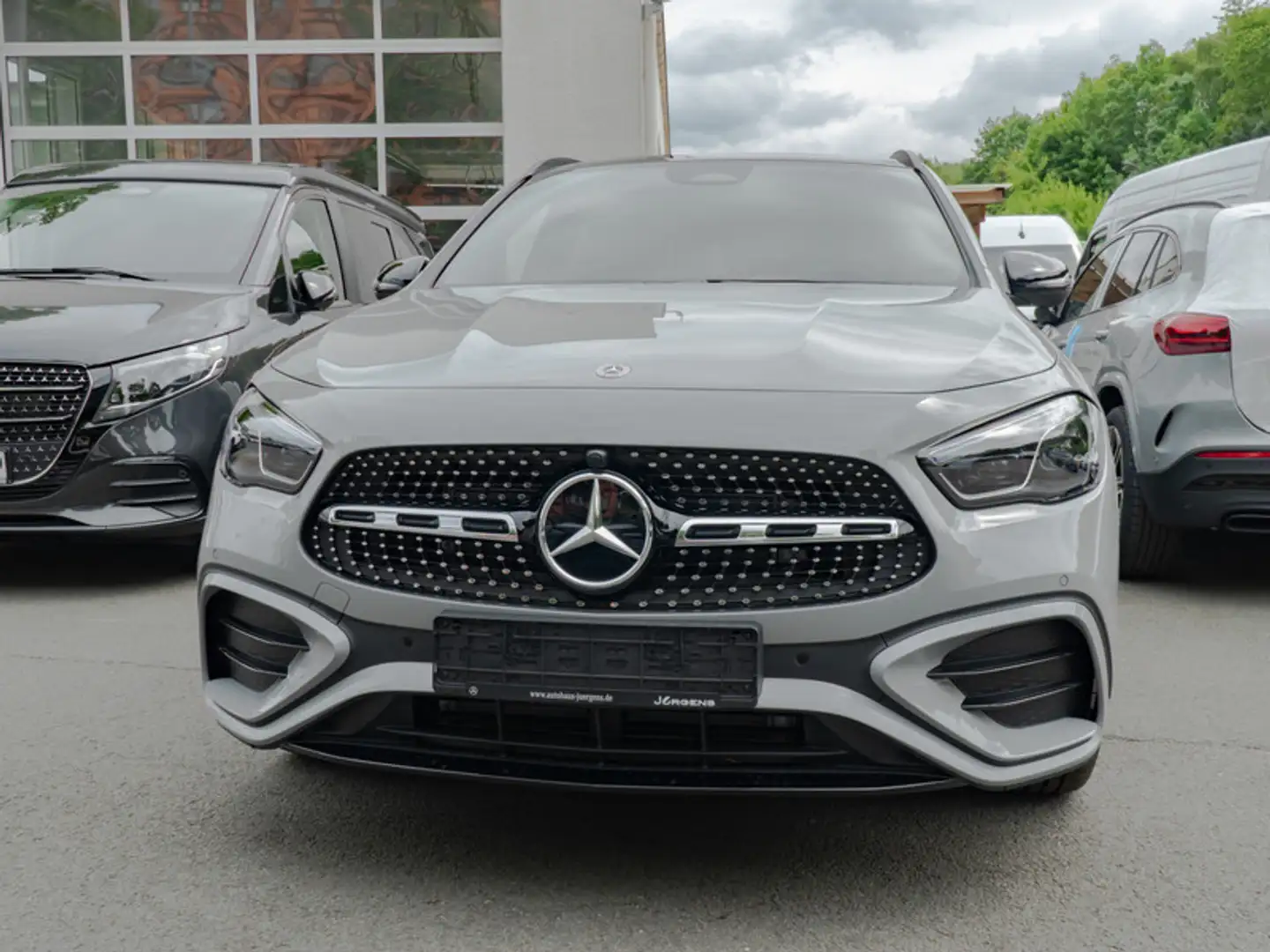 Mercedes-Benz GLA 220 d 4M AMG-Sport/MLB/Pano/AHK/Night/Distr Grijs - 2