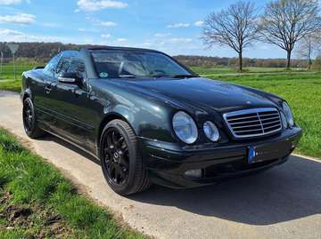 CLK-Klasse V8 Cabrio Unikat Designo Gruen, Gas möglich