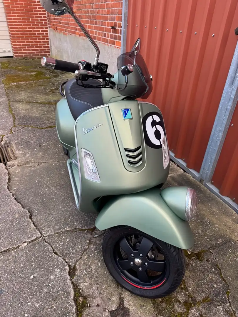 Vespa GTS 300 Sei Giorni Verde - 1