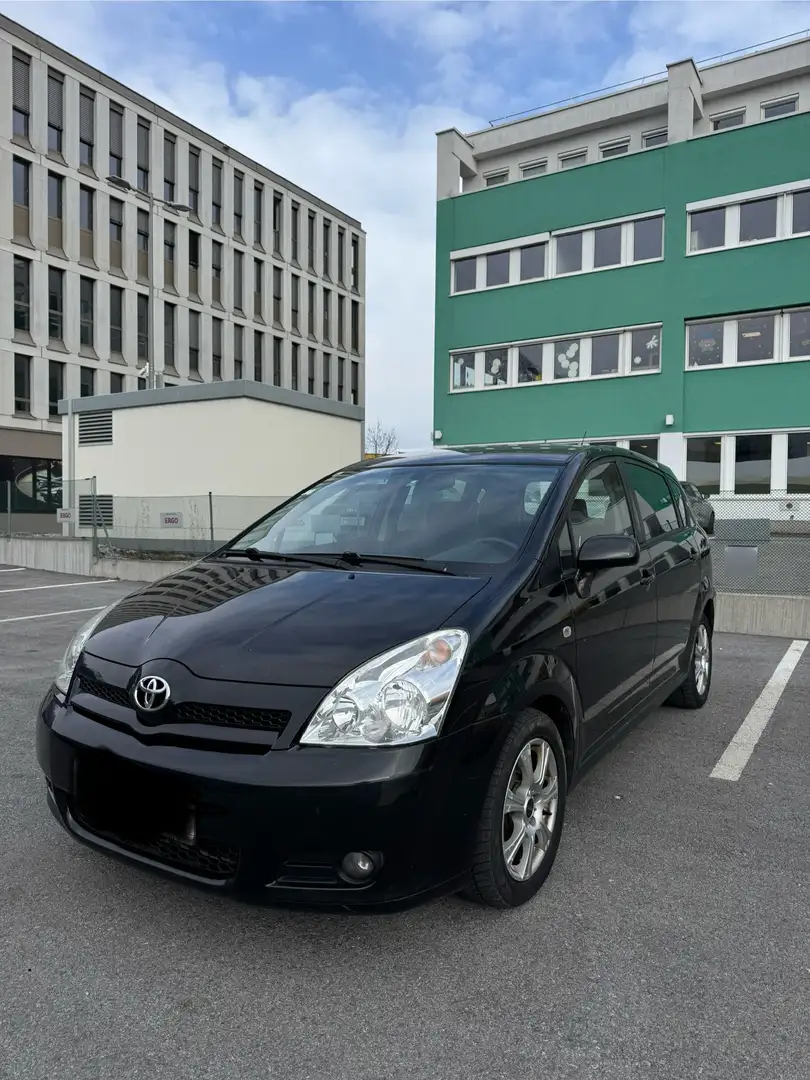 Toyota Corolla Verso 2.2 D-4D Executive - 1