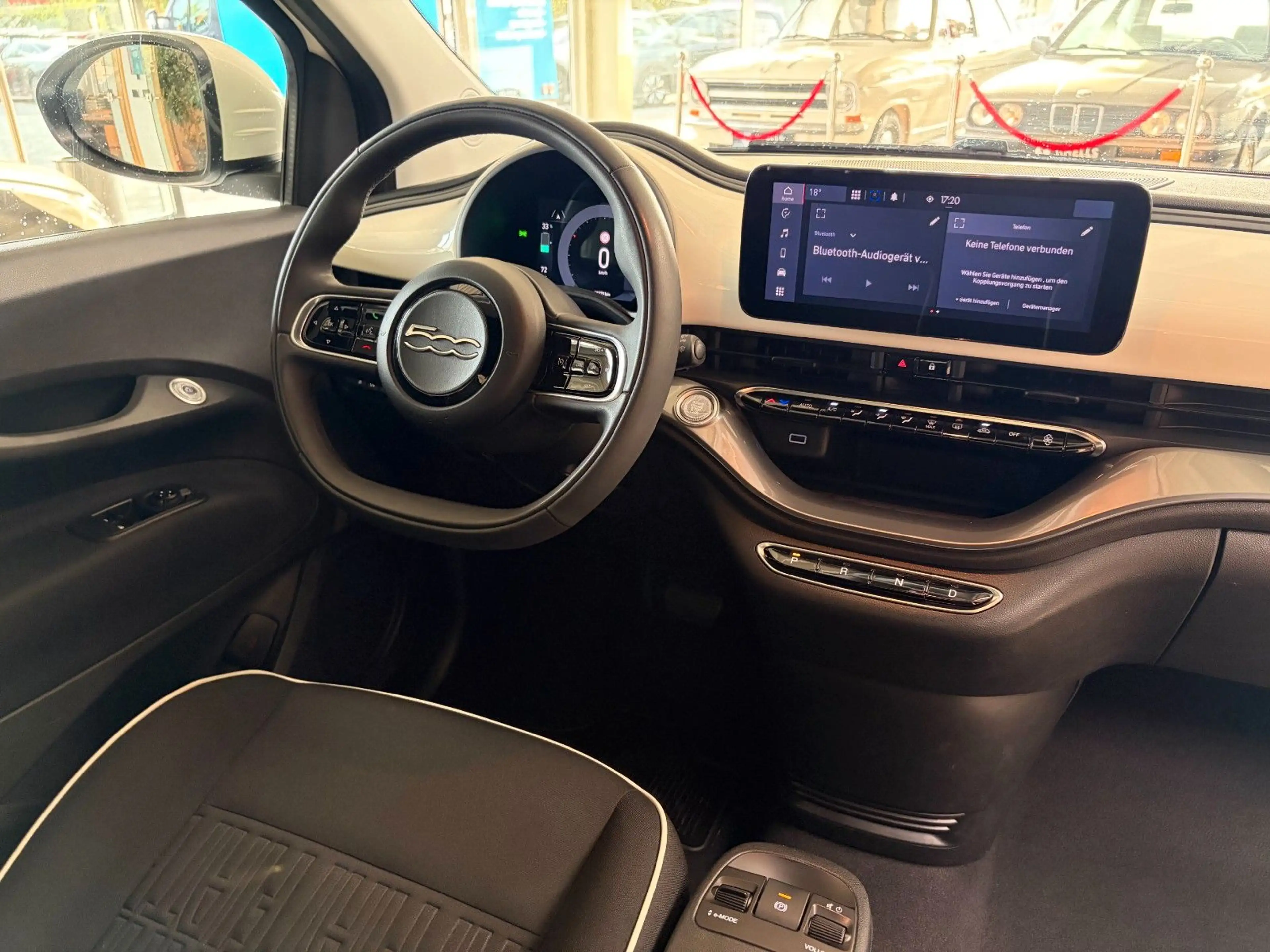 Fiat 500e Cabrio 87KW /APP/DAB/LANE/NAVI/TEMPOMAT — photo 13