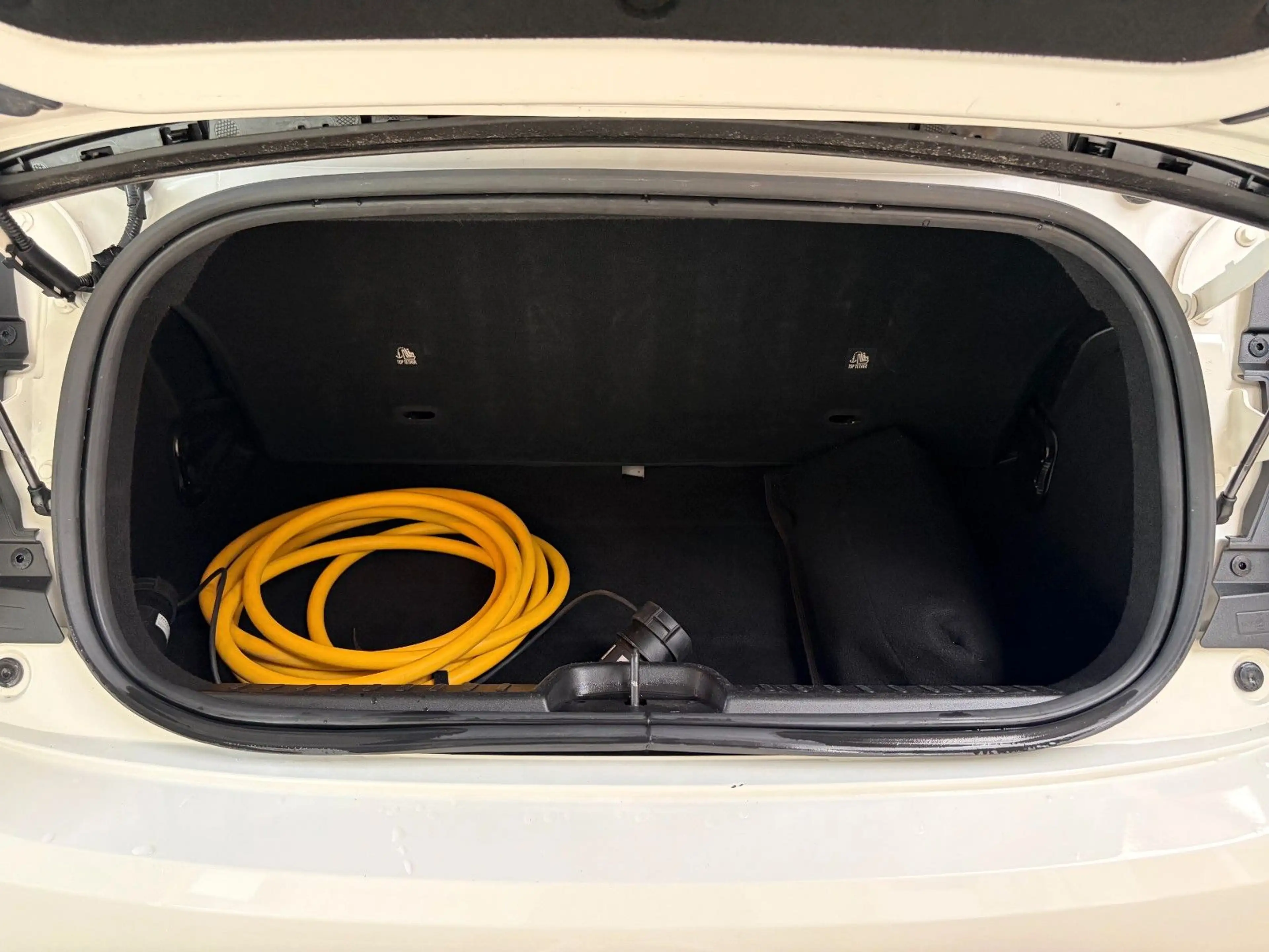 Fiat 500e Cabrio 87KW /APP/DAB/LANE/NAVI/TEMPOMAT — photo 10