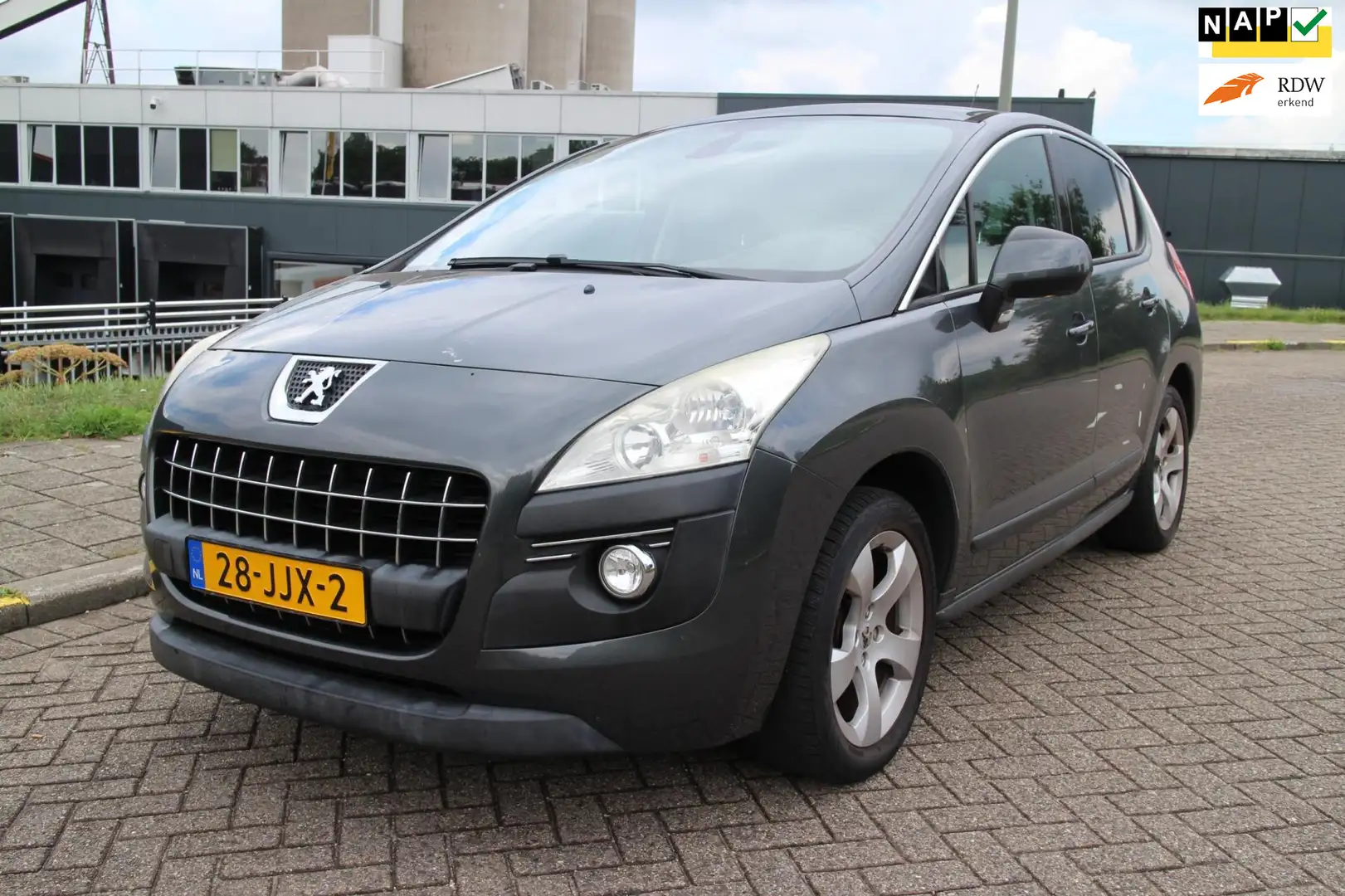Peugeot 3008 1.6 VTi Première Grijs - 1