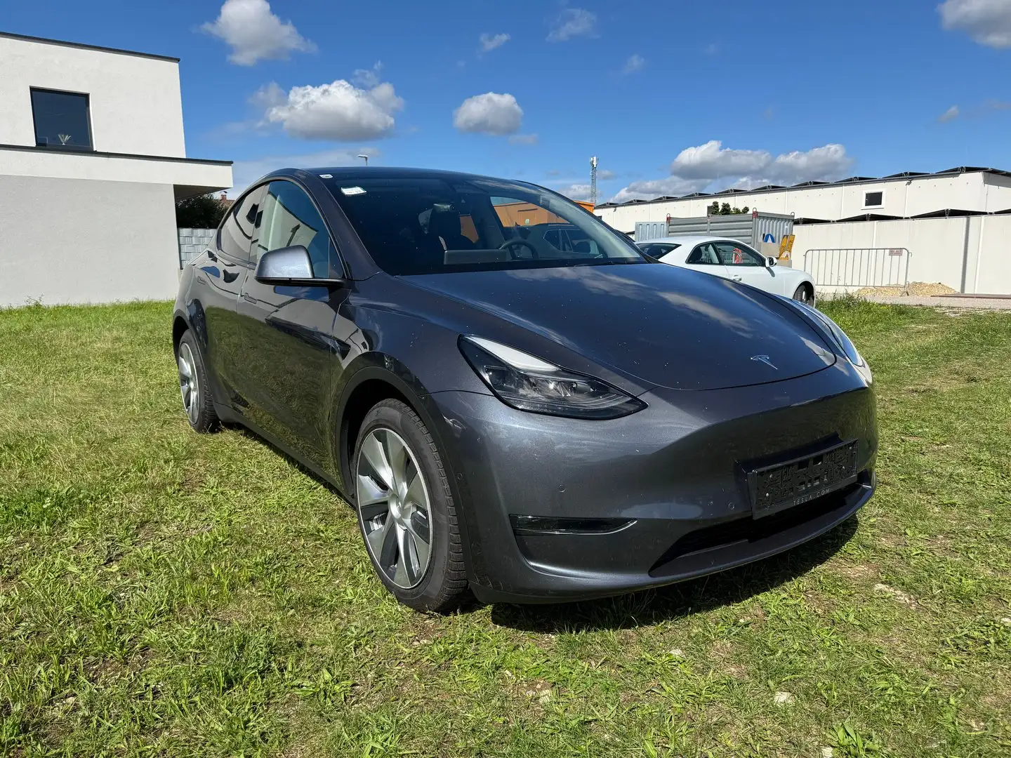 Tesla Model Y Long Range AWD 75kWh Gri - 2