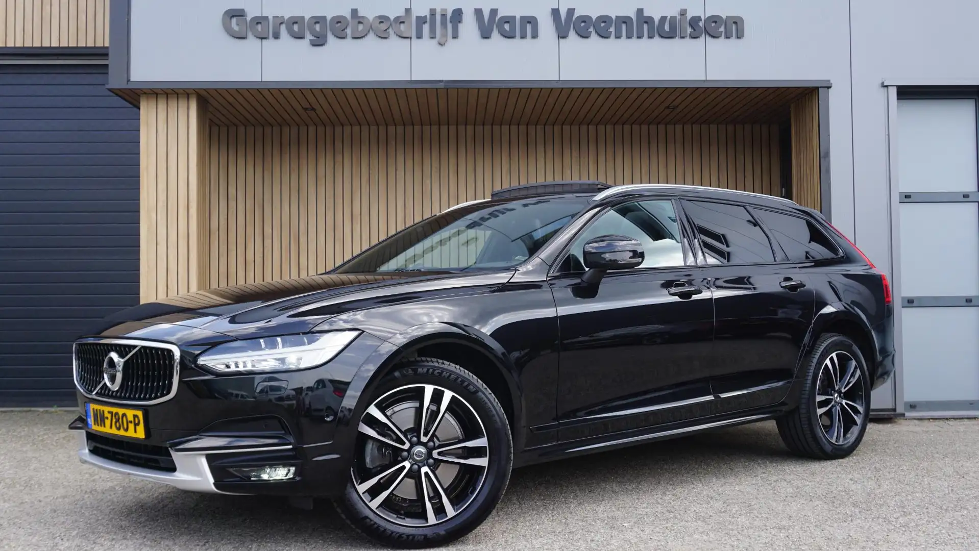 Volvo V90 Cross Country 2.0 T5 275pk! *Polestar* AWD Pano.Dak Bowers/Wilki Zwart - 1