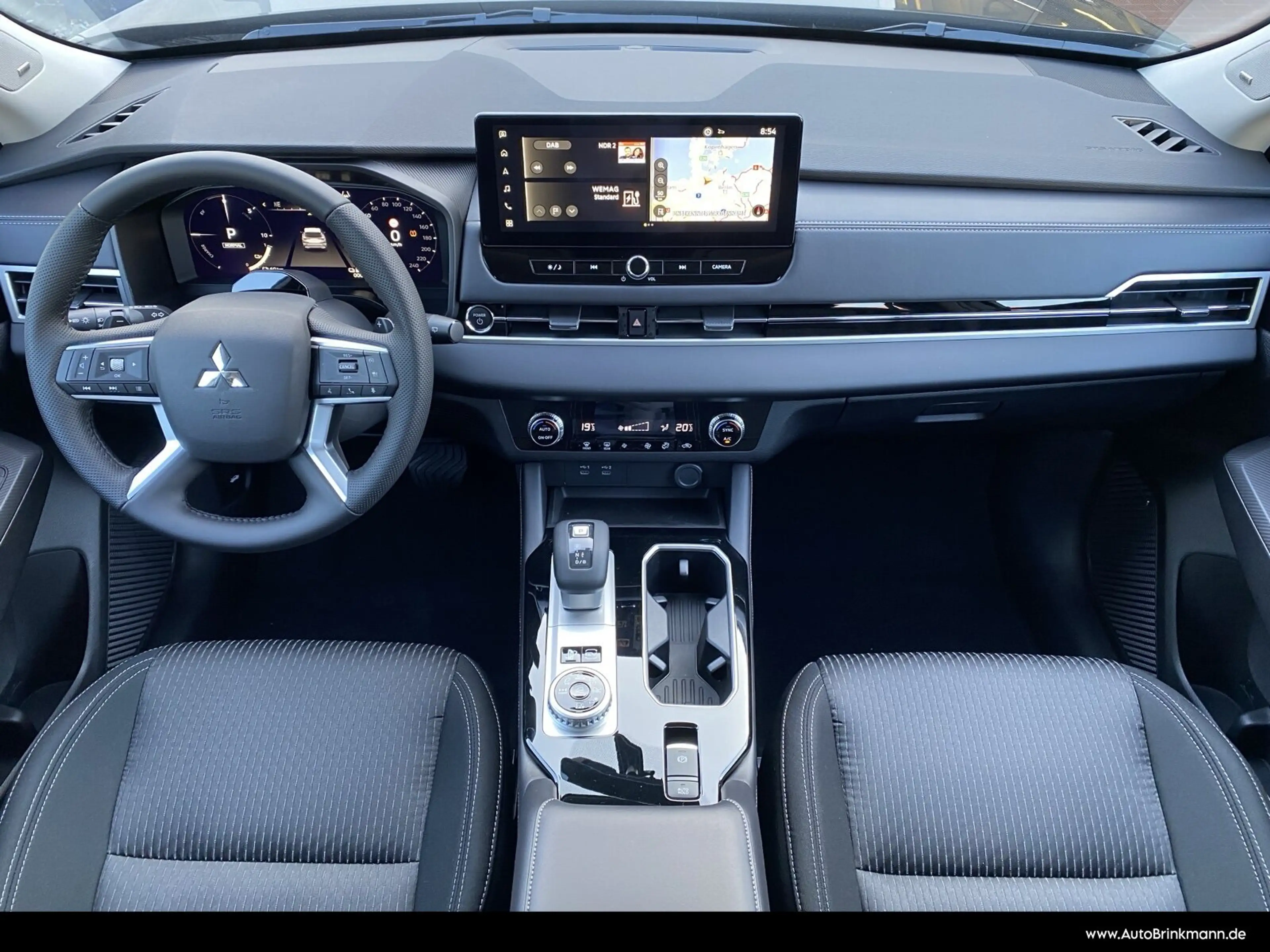 Mitsubishi Outlander Outlander 2.4l PHEV 4WD Diamant — photo 12