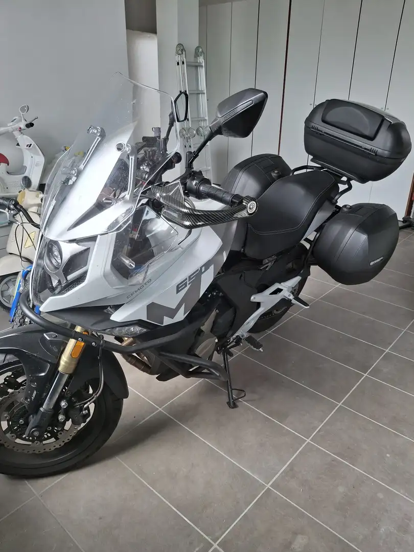 CFMOTO 650 MT White - 2