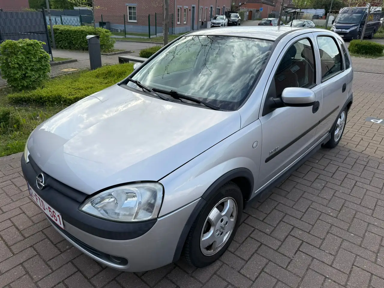 Opel Corsa 1.2i XE 16v Edition 2000, foto 3