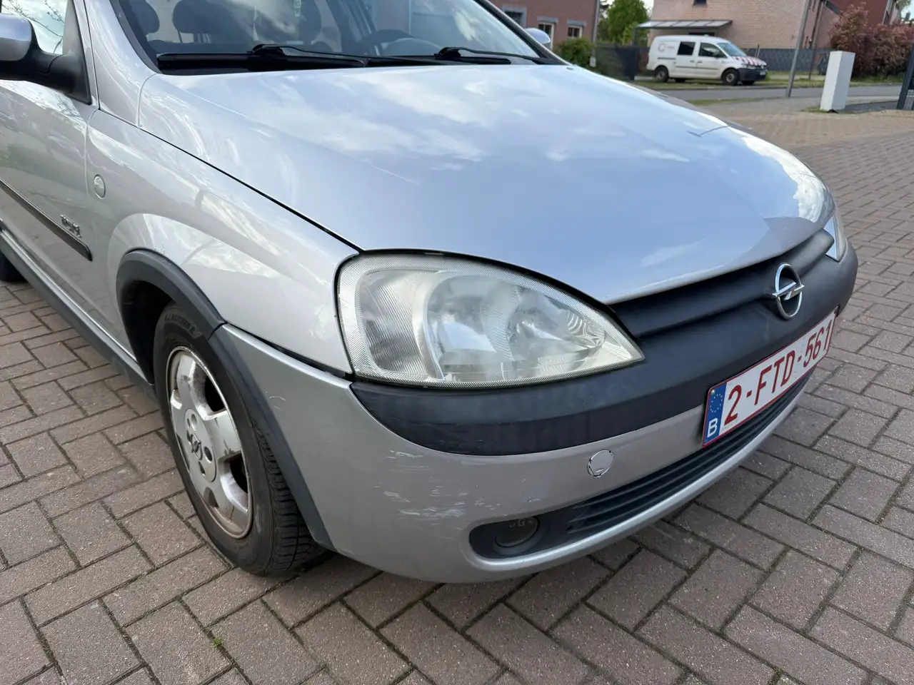 Opel Corsa 1.2i XE 16v Edition 2000, foto 8