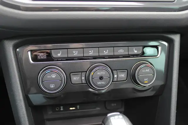 Volkswagen Tiguan view 26