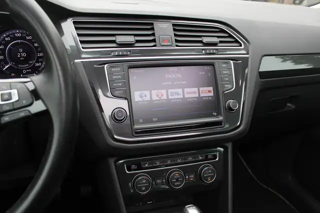 Volkswagen Tiguan view 19