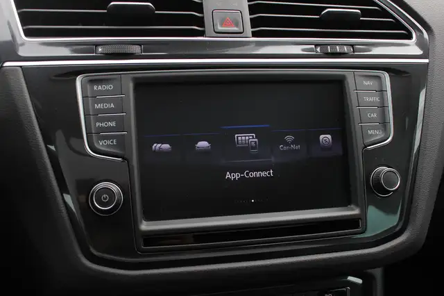 Volkswagen Tiguan view 23