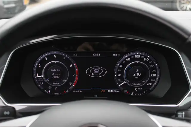 Volkswagen Tiguan view 18