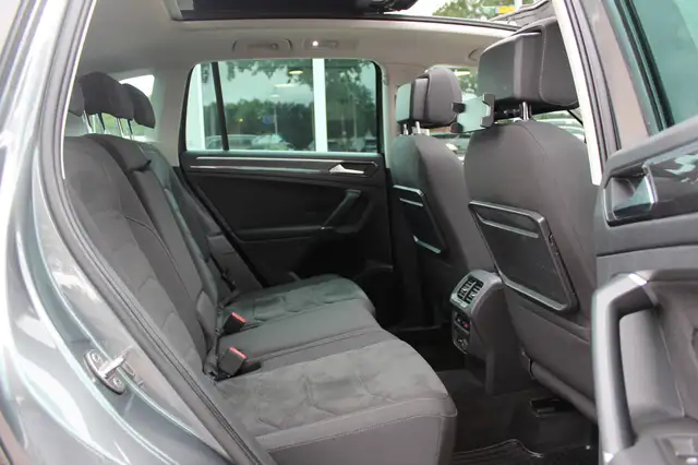 Volkswagen Tiguan view 12