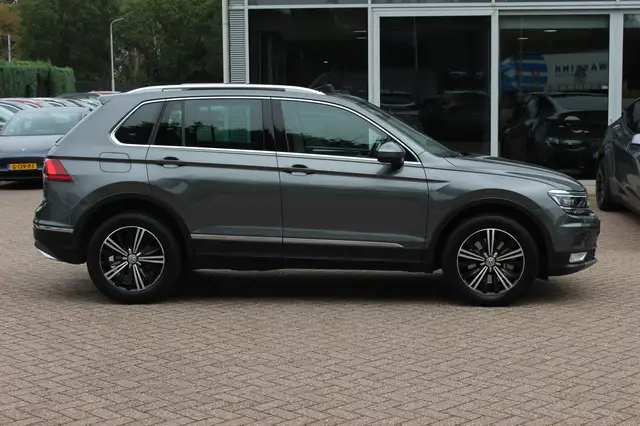 Volkswagen Tiguan view 5