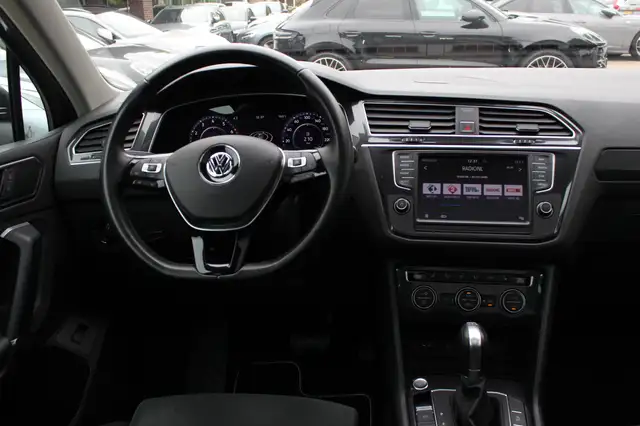 Volkswagen Tiguan view 9