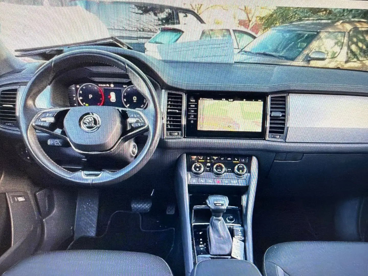 Skoda Kodiaq Tour 4x4/AHK/Kamera/DSG/ACC/Lane-Assist/ Noir - 2