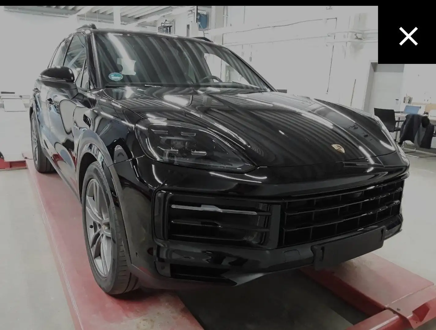 Porsche Cayenne E-Hybrid*LUFT*PANO*BOSE*21"Turbo*AHK* Schwarz - 2