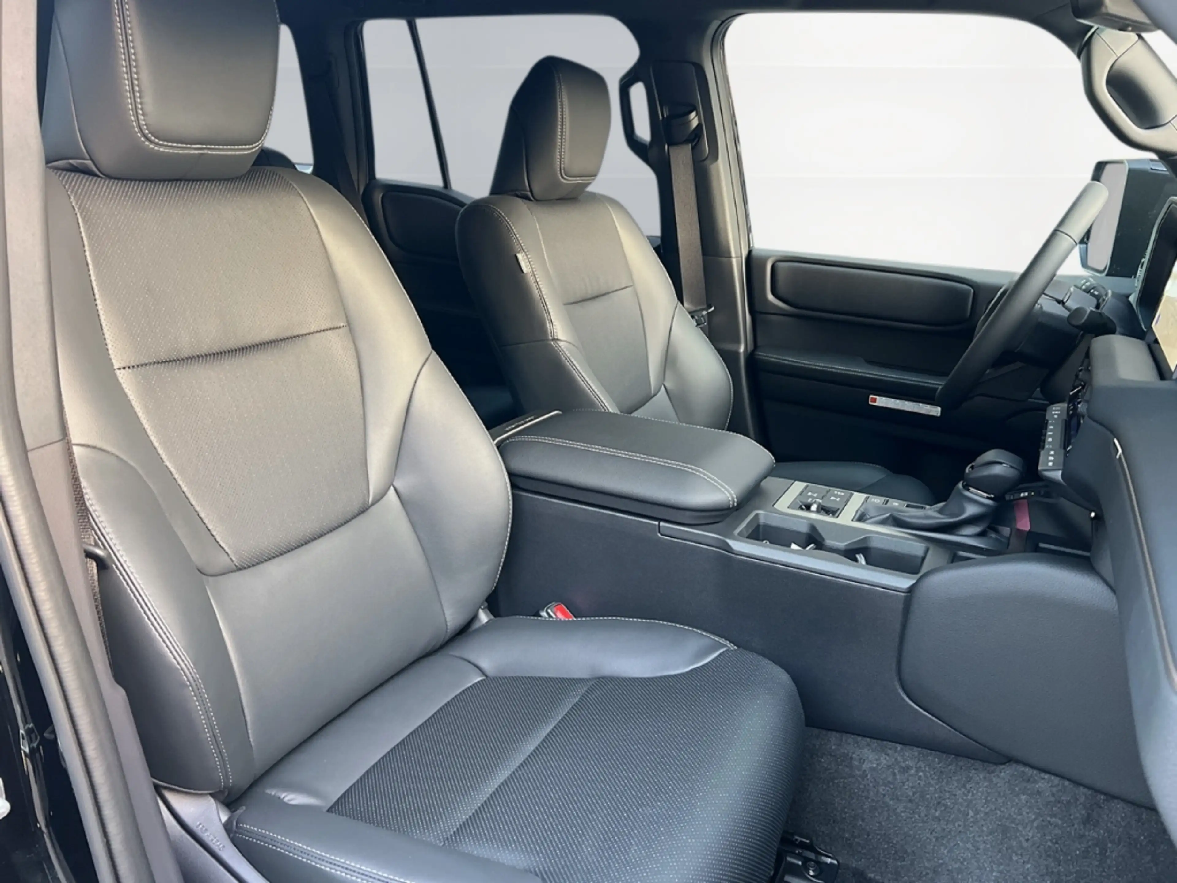 Toyota Land Cruiser Executive 2.8 AUTOM. +Diesel Mild Hybrid — photo 15