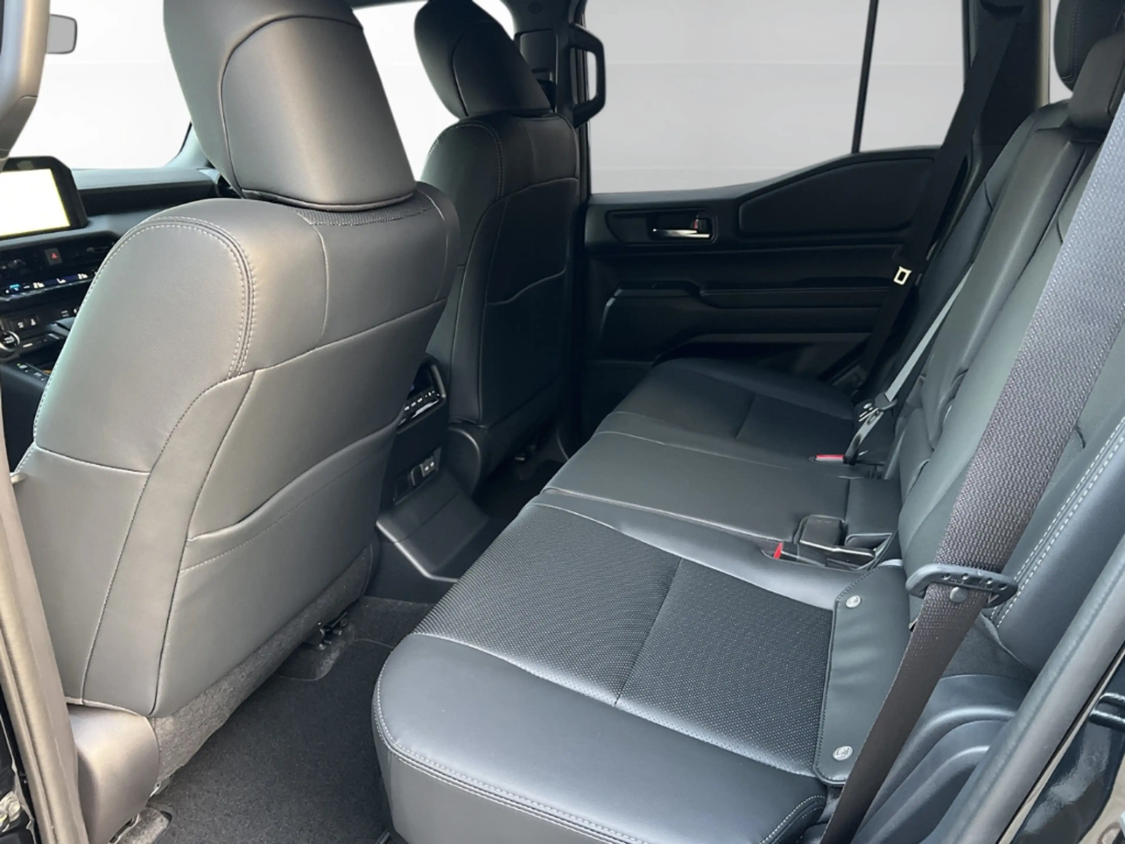Toyota Land Cruiser Executive 2.8 AUTOM. +Diesel Mild Hybrid — photo 9