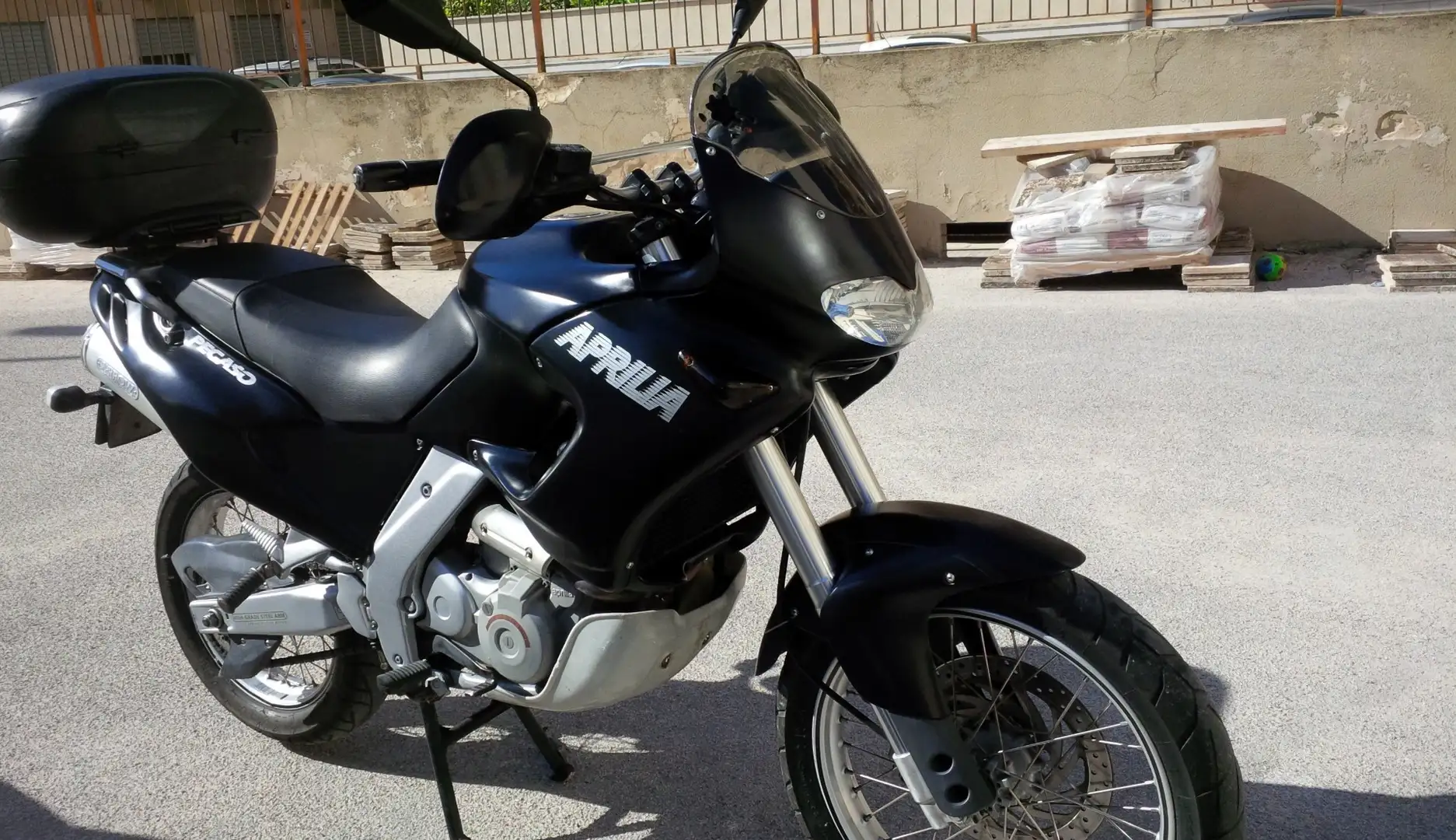 Aprilia Pegaso 650 Fekete - 2