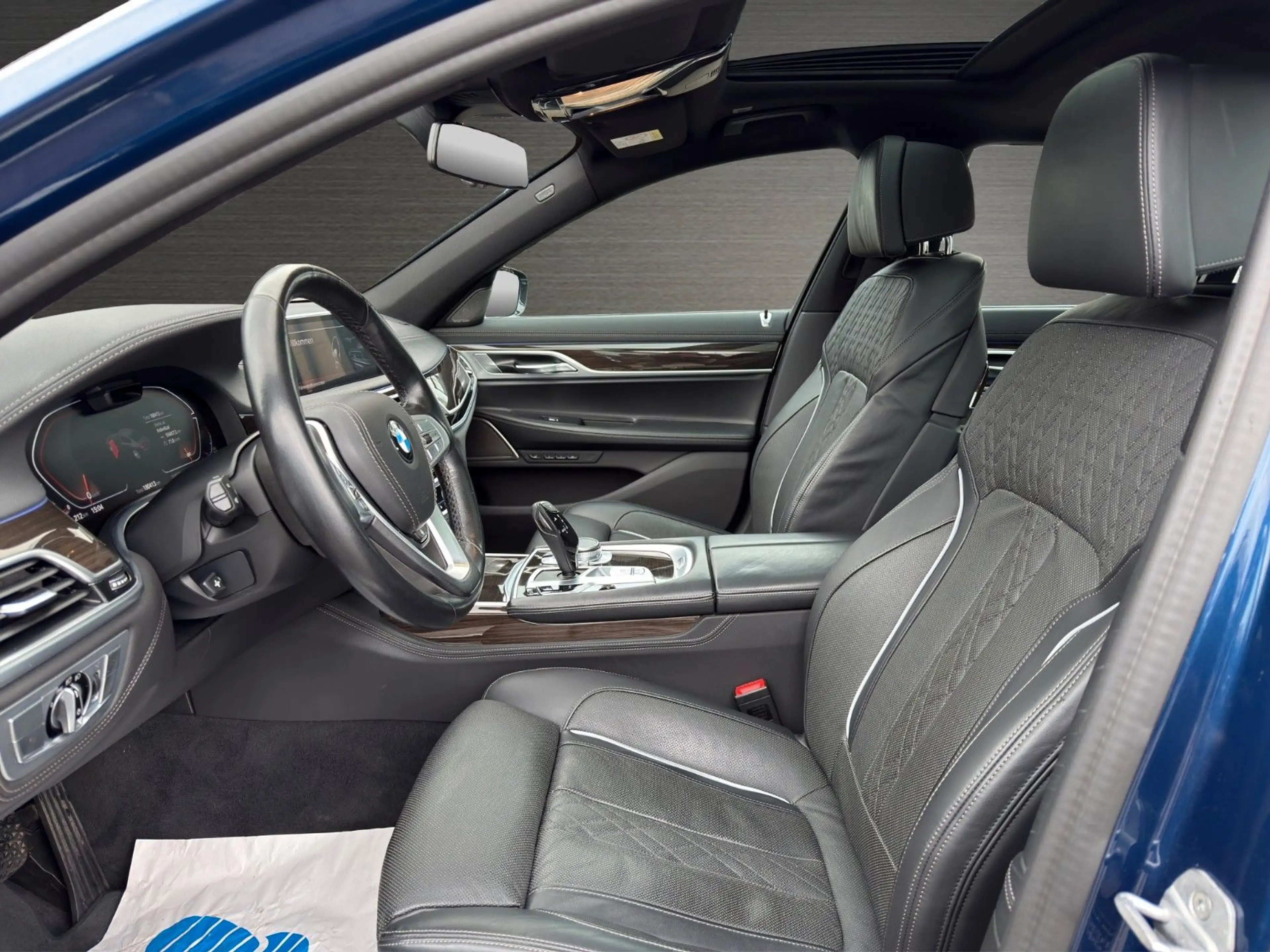 BMW 740 d xDrive VOLL VOLL Standheizung Head-UP 360° — photo 11