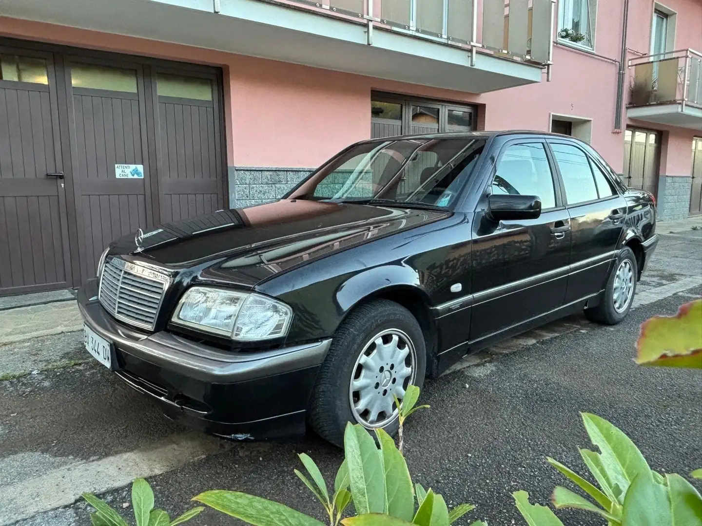 Mercedes-Benz C 200 C 200 Classic crna - 1