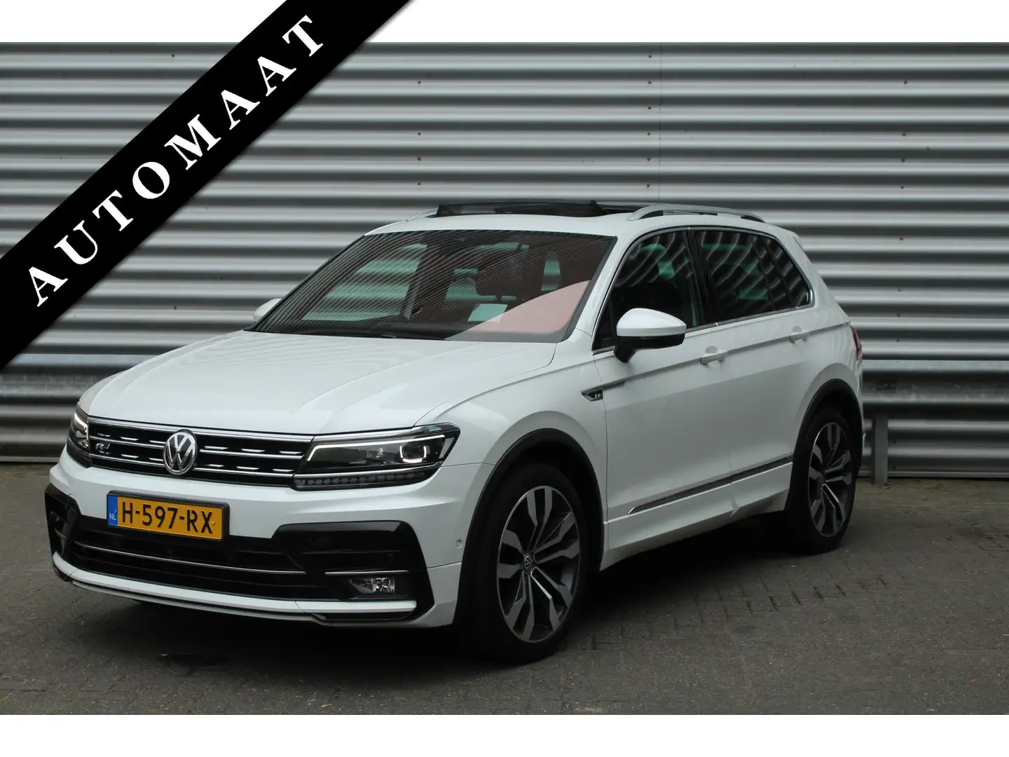 Volkswagen Tiguan 1.5 TSI 150pk ACT R-Line DSG7 NL-Auto NAP Panorama Wit - 1