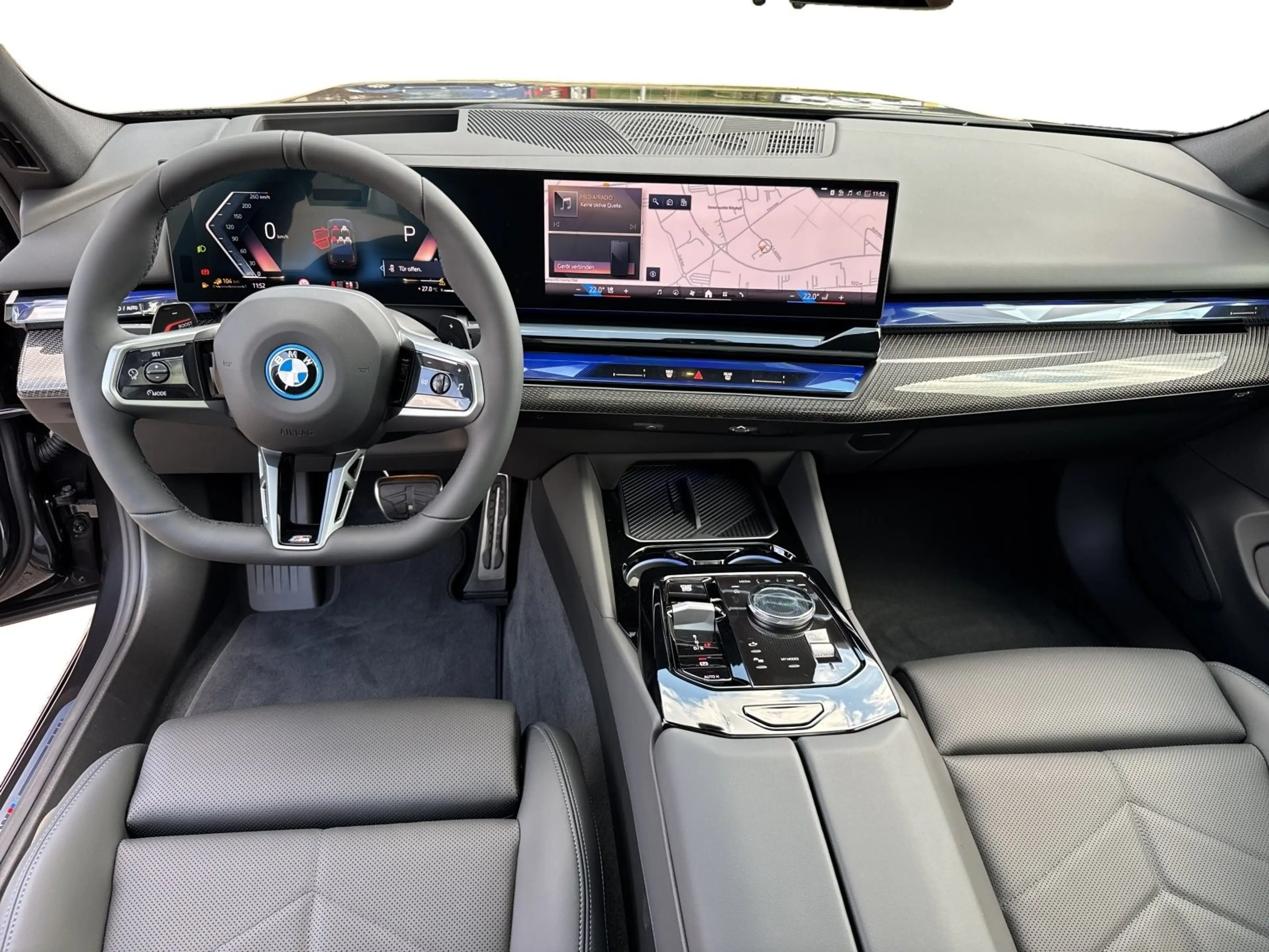 BMW 550 e xDrive AHK 360° HEAD-UP SITZBELÜFT PANO RFK — photo 11