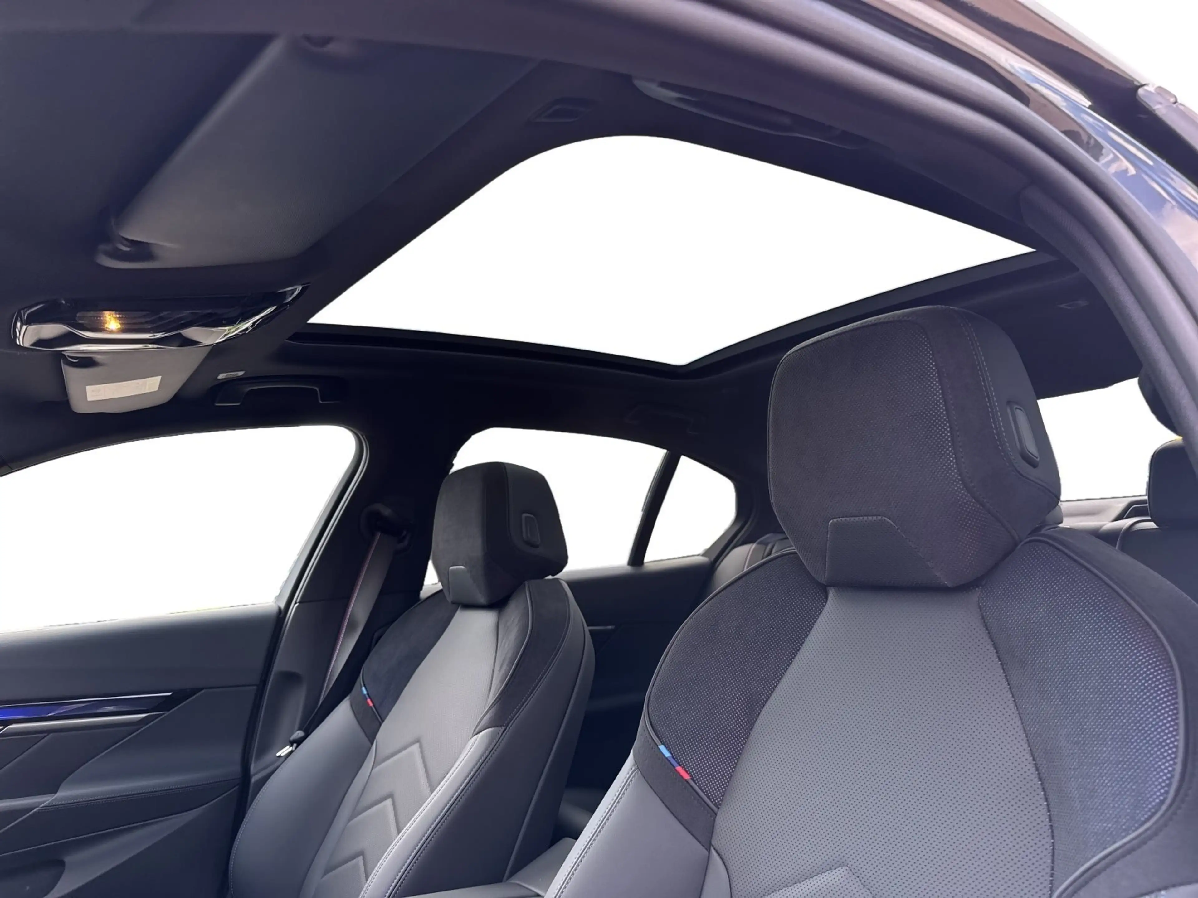 BMW 550 e xDrive AHK 360° HEAD-UP SITZBELÜFT PANO RFK — photo 15