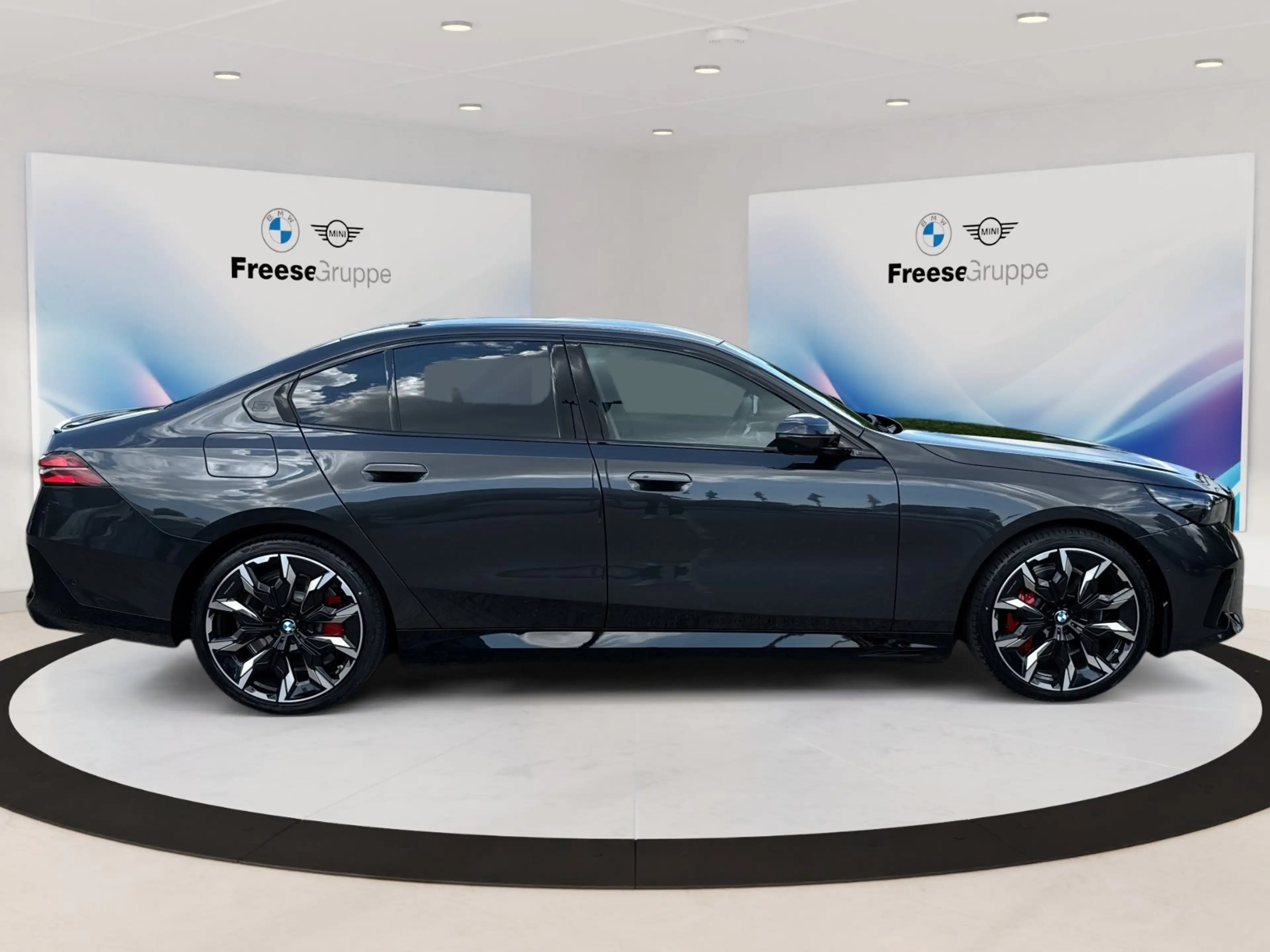 BMW 550 e xDrive AHK 360° HEAD-UP SITZBELÜFT PANO RFK — photo 7