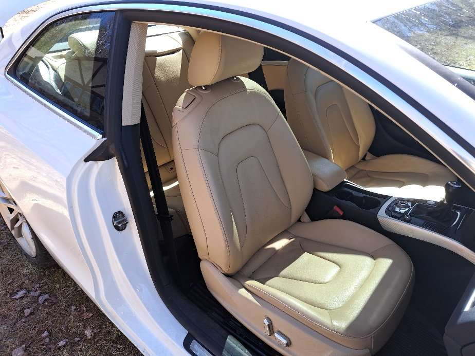2013 Audi A5 Premium with upgrades: Multimedia Interface, Navigation, heated leather power seats thumb 6