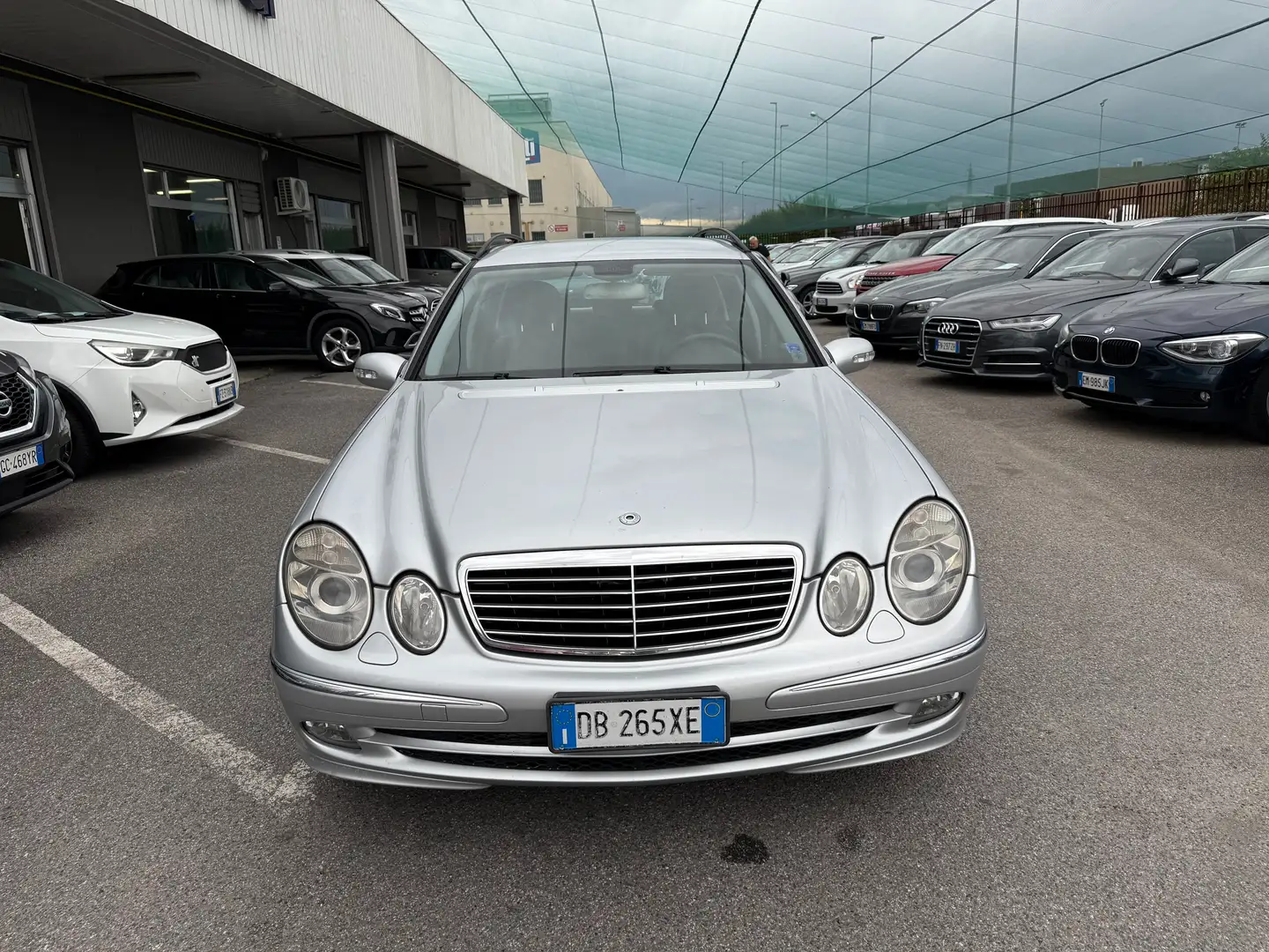 Mercedes-Benz E 280 cdi V6 Avantgarde Gris - 2