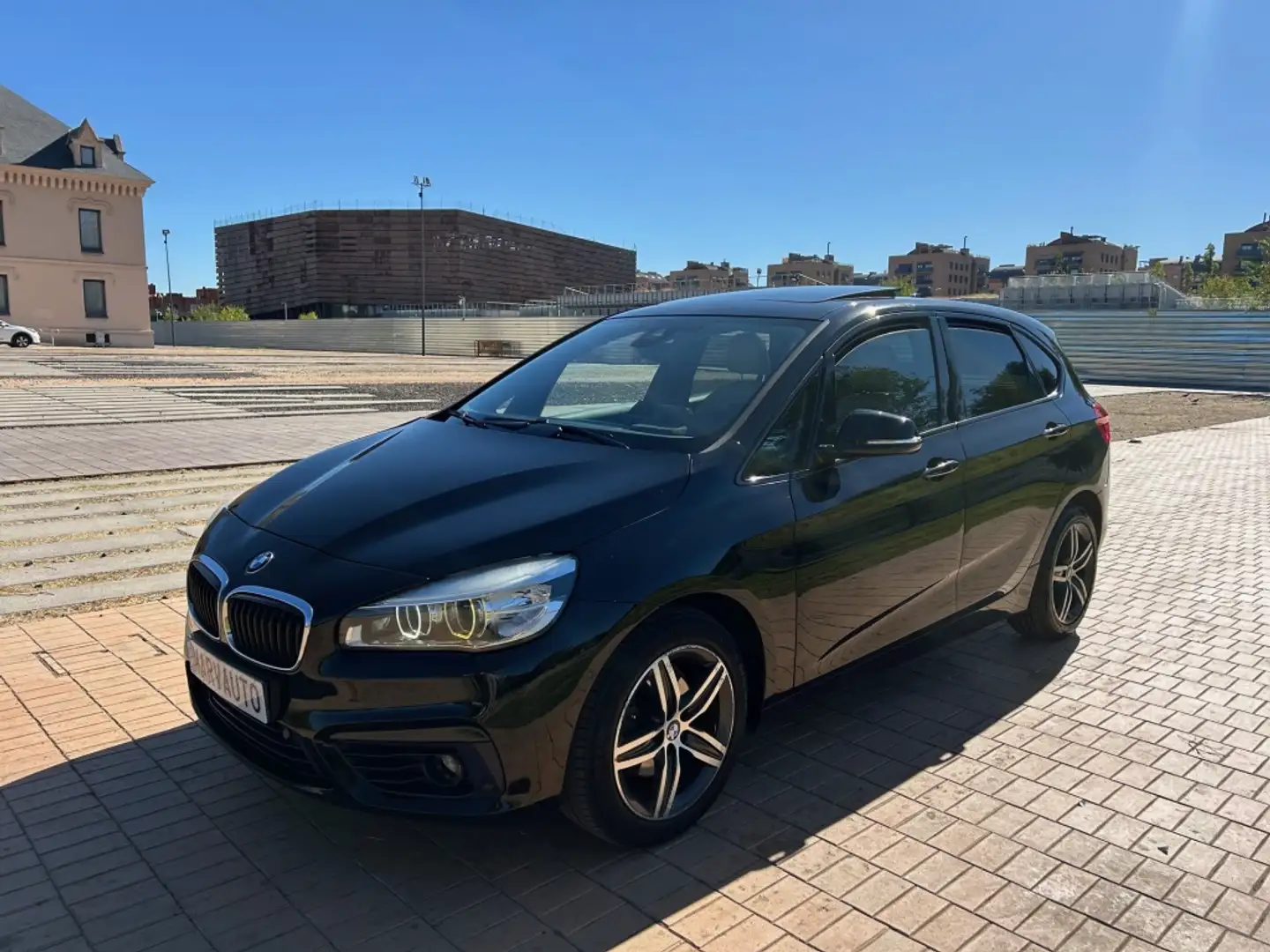 BMW 218 218dA Active Tourer Sport Negro - 1