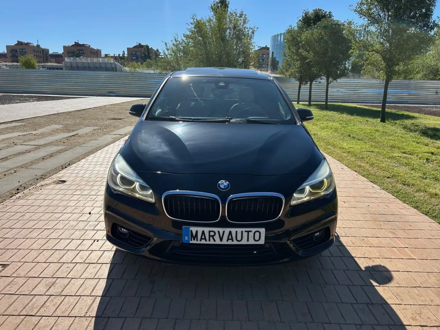 BMW 218 218dA Active Tourer Sport Negro - 2