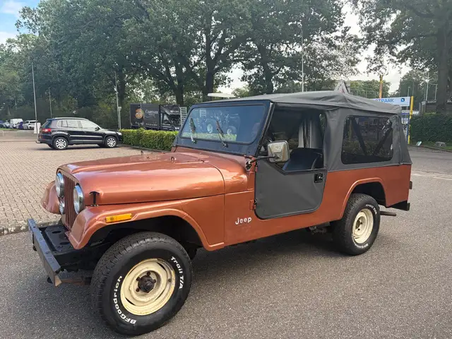Jeep CJ-8 4x4 4.2 CJ-8 Scrambler