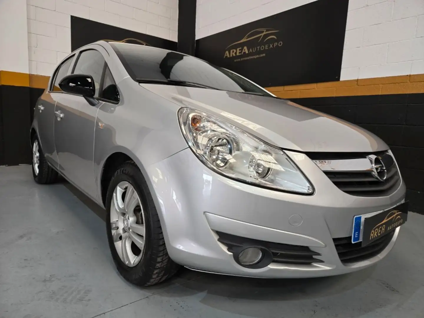 Opel Corsa 1.2 C Mon (146CO2) Silber - 2
