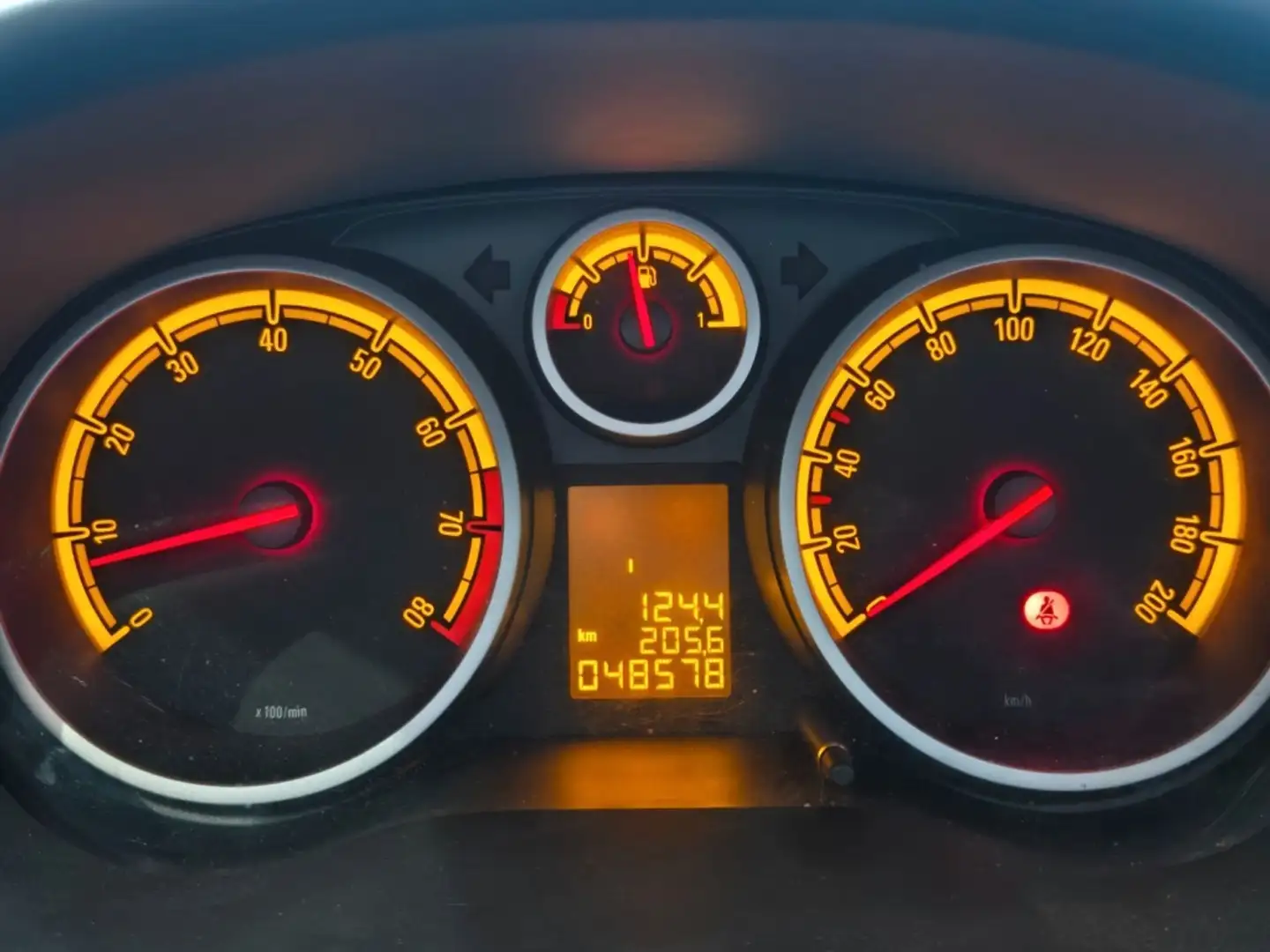 Opel Corsa 1.2 C Mon (146CO2) Plateado - 2