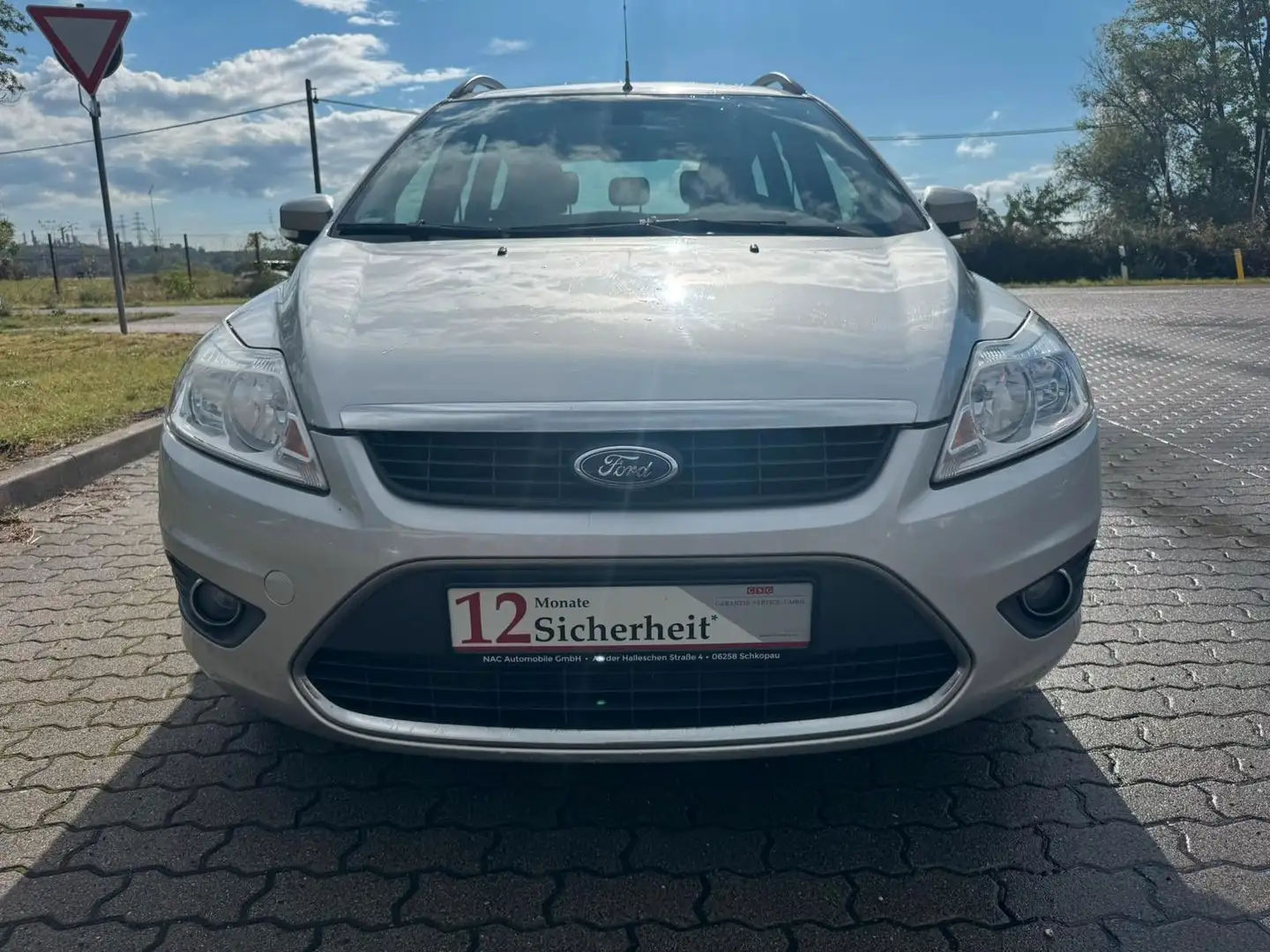 Ford Focus 2,0TDCi DPF Titanium Turnier Gris - 2