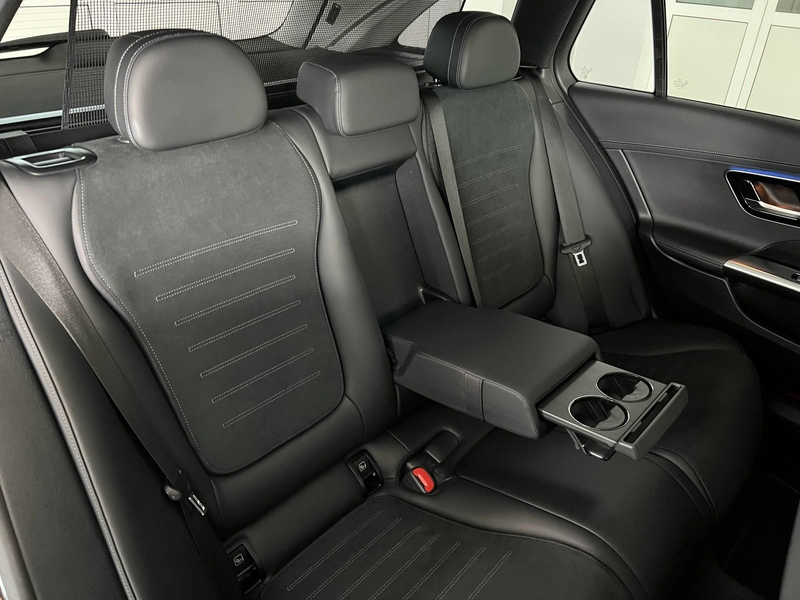 Mercedes-Benz C 220 T d AMG Night+Panorama+AHK+AssistenzPaket — photo 13