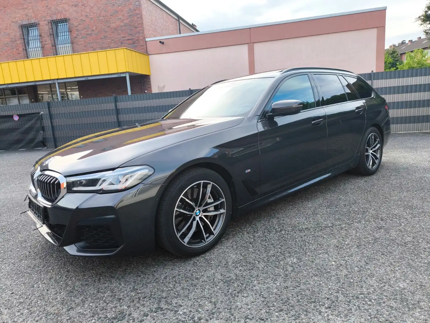 BMW 540 d xDrive M Sport Pano-HeadUp-Laser-H&K Gris - 1