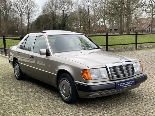 Mercedes-Benz 500 200-500 (W124) 200 E slechts 48Dkm ! origineel