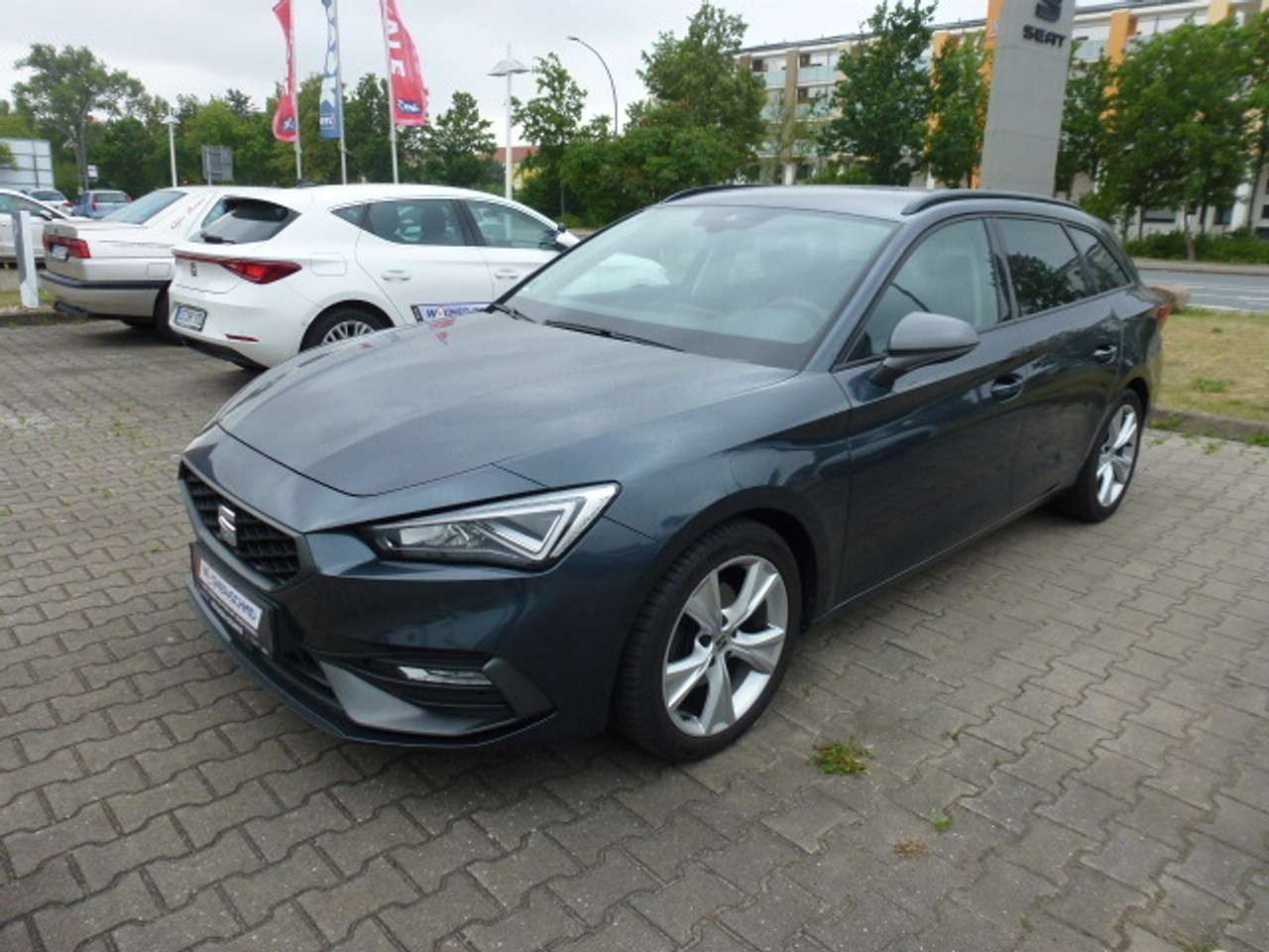 Seat Leon 2022 — Sportstourer FR 1.5 TSI + SHZ + LED