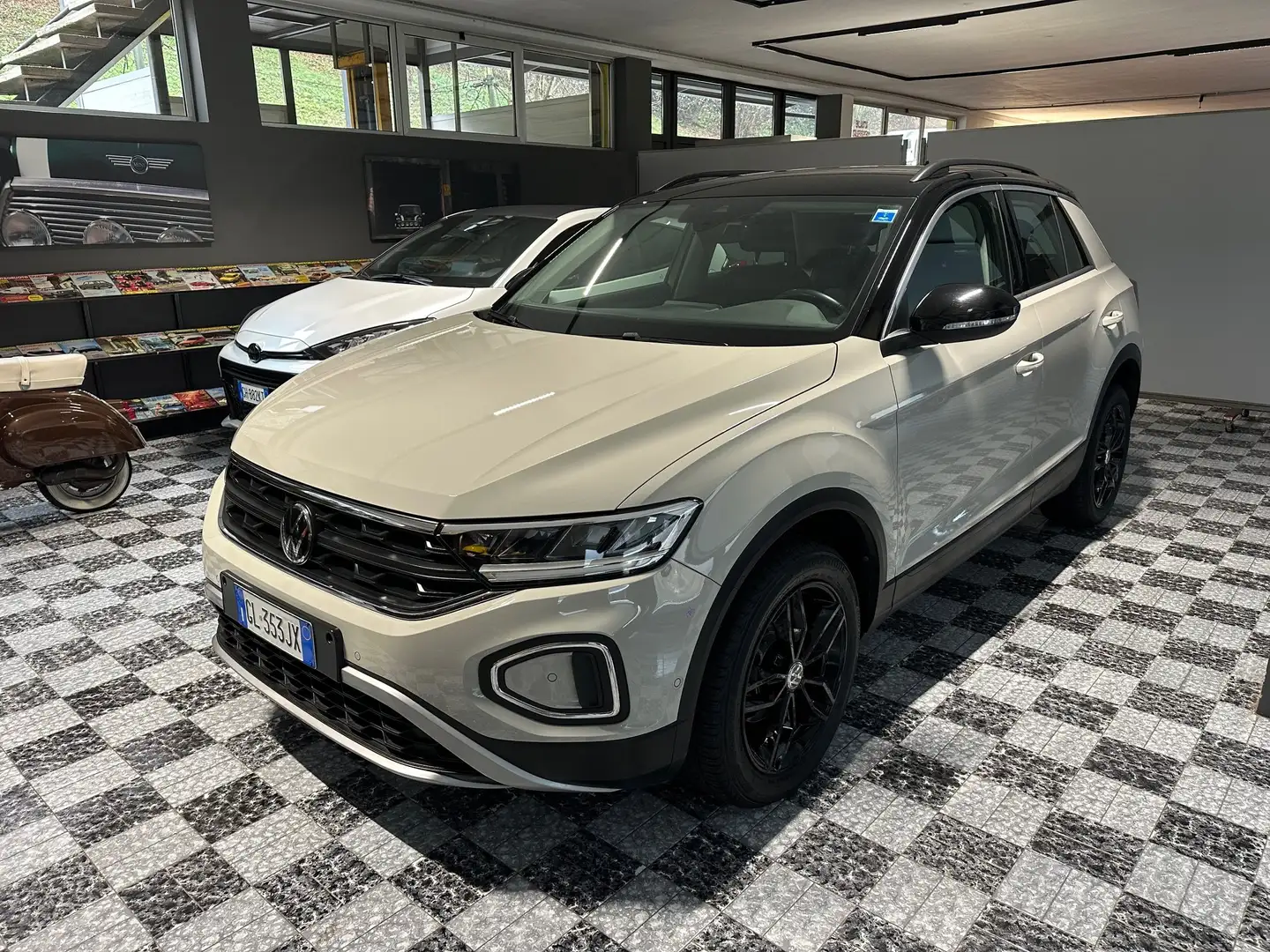 Volkswagen T-Roc T-Roc 1.0 tsi Style 110cv Beige - 1