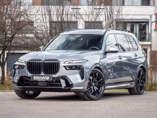 BMW X7 main image