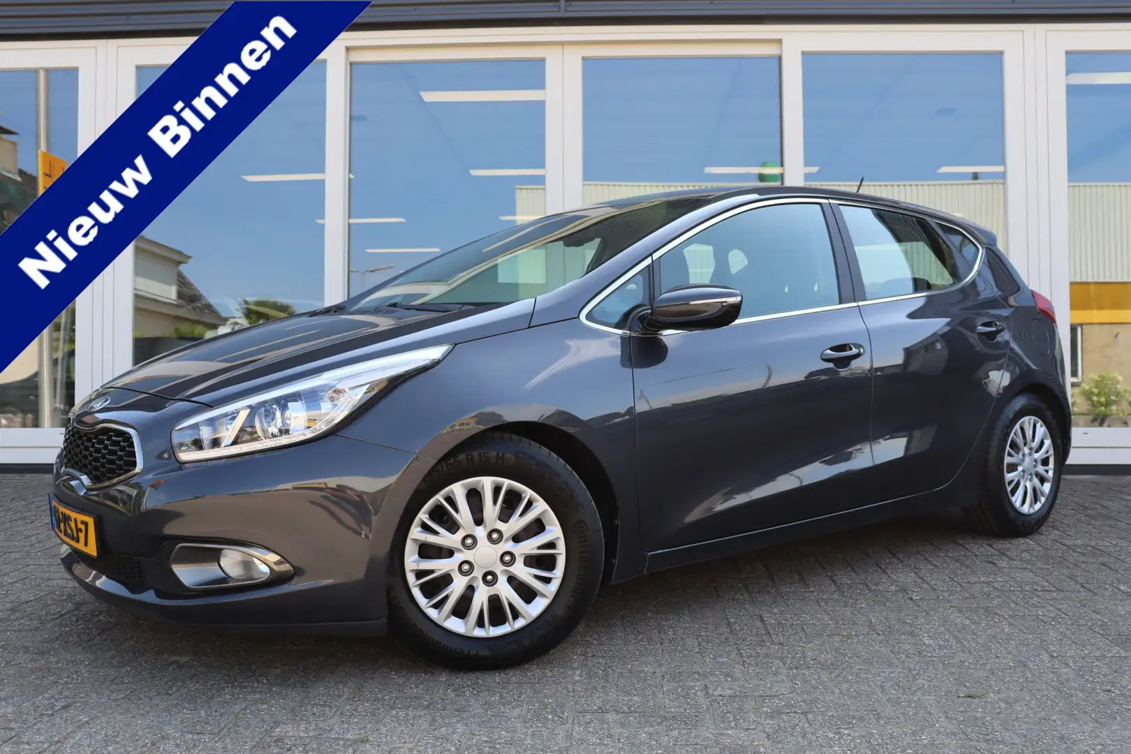 Kia Ceed / cee'd 1.6 GDI Plus Pack, Automaat, Cruise Control, Camer Grijs - 1