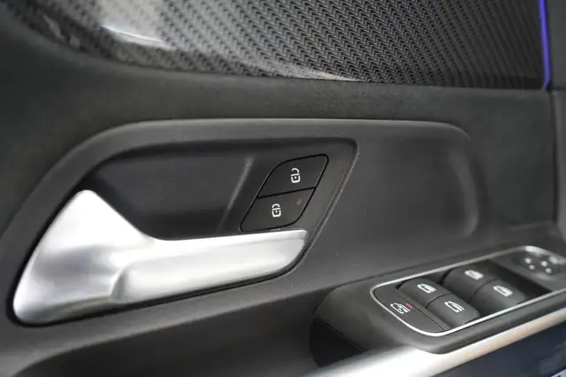 Mercedes-Benz GLB view 27