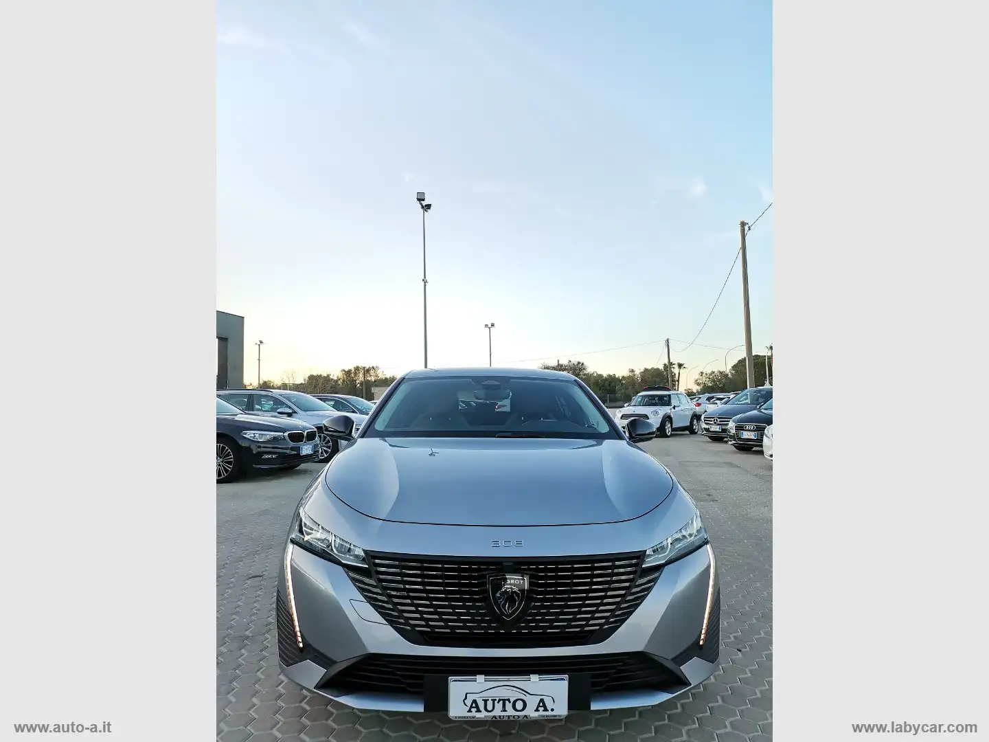 Peugeot 308 BlueHDi 130 S&S Allure Pack Grau - 2