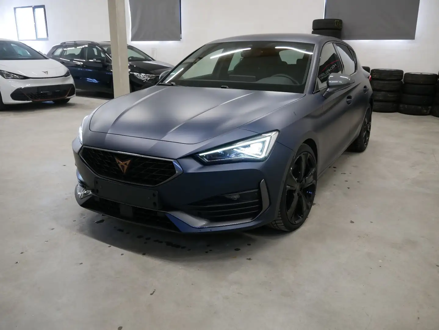 CUPRA Leon VZ 2.0 TSI DSG MATRIX-LED NAVI DAB LKRDHZ Blau - 1