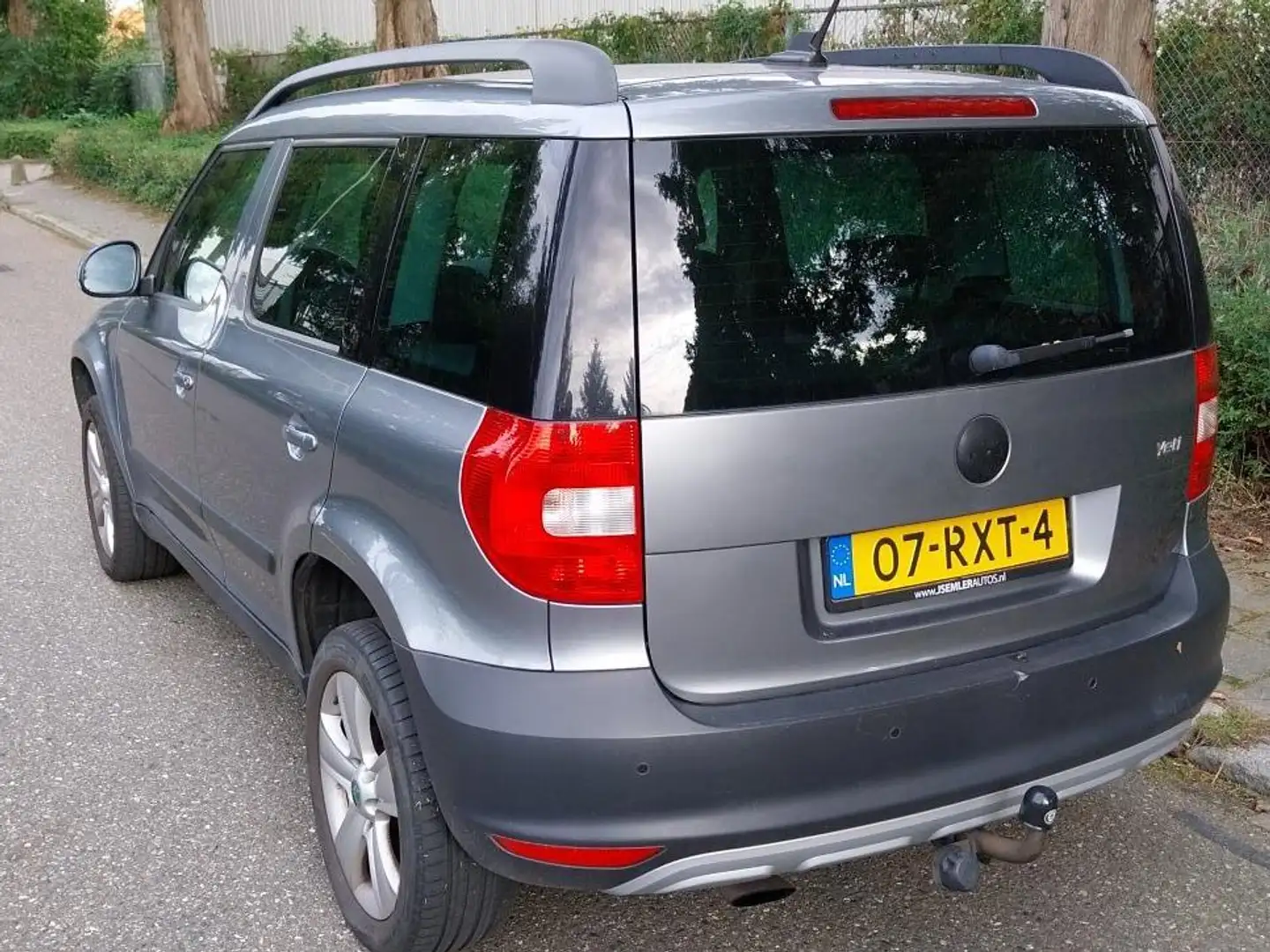 Skoda Yeti Yeti 1.2 TSI Tour Grijs - 2